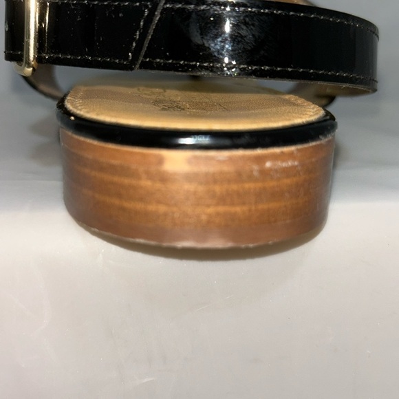 COACH AND FOUR Black Patent Leather Buckle Front Strap Sandal Size 6.5 - Picture 10 of 10